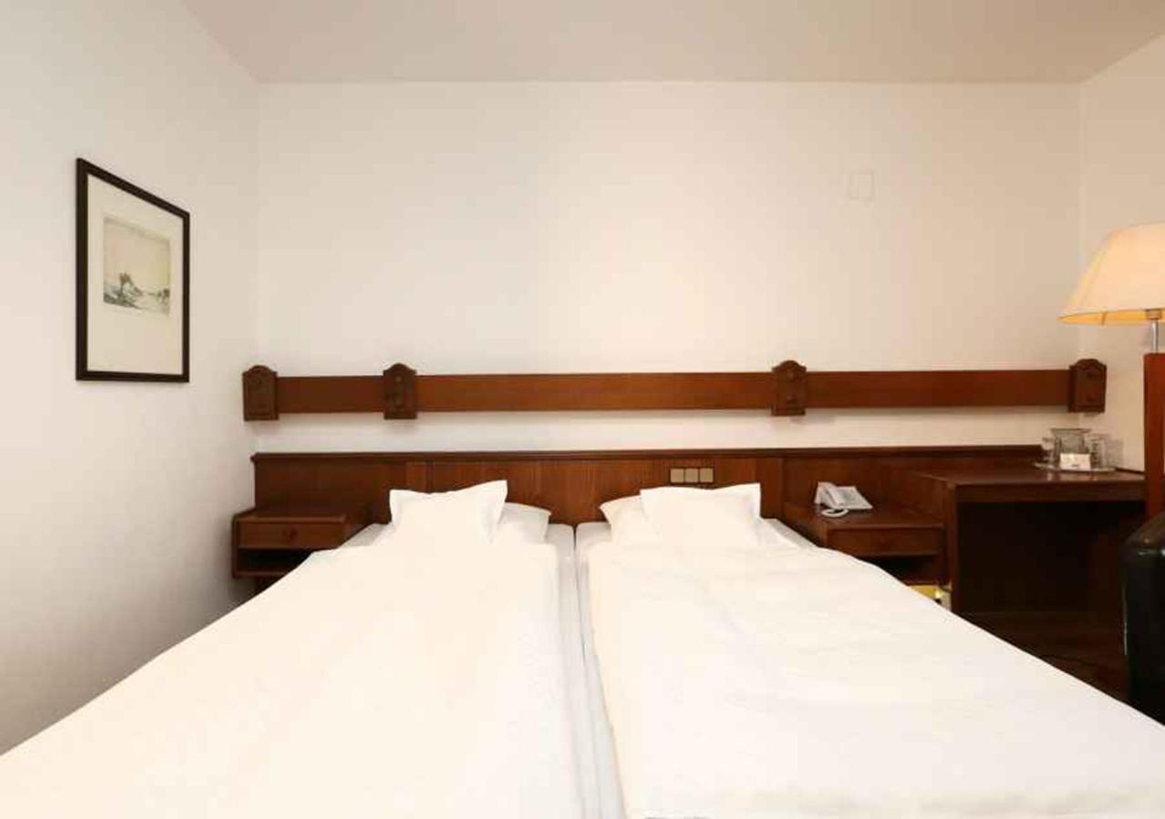 Jaegerhof Hotel Langenhagen  Eksteriør billede